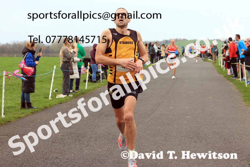 Mens and Womens 2025 Heaton Memorial 10k Road Race, Newcastle Town Moor, Sunday, November 9th. Photo: David T. Hewitson/Sports for All Pics